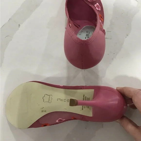 BCBGirls Pink Flower Mesh Peeptoe sz. 6 - Picture 4 of 7